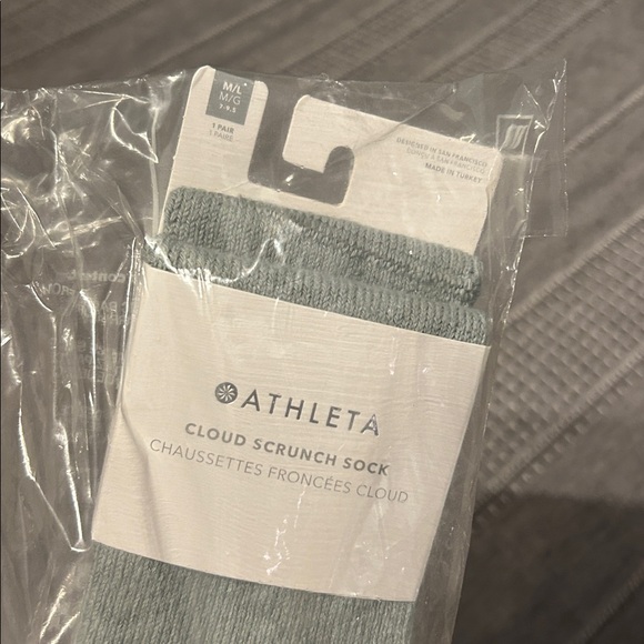 Athleta Cloud Scrunch Sock Color: Vera (Pale Sage Green) Size M/L NEW - Picture 4 of 8